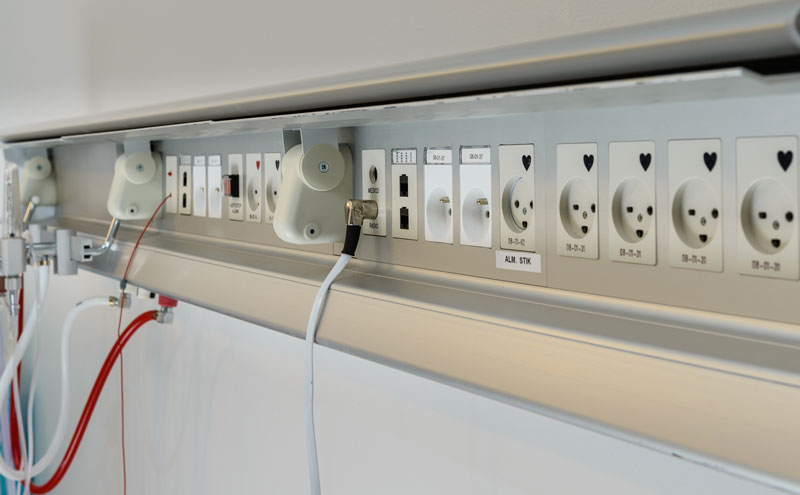 6.000 nye stikkontakter med pindjord billede